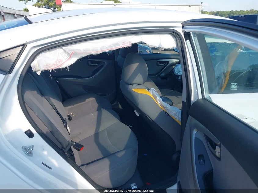2016 HYUNDAI ELANTRA auction photo 8