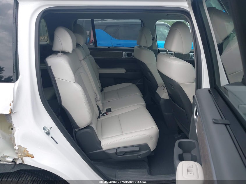 2025 HYUNDAI SANTA FE HYBRID auction photo 8