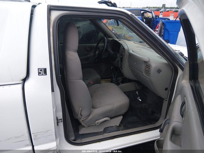 2003 GMC SONOMA auction photo 5