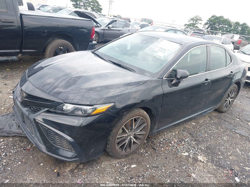 2022 TOYOTA CAMRY auction photo 2