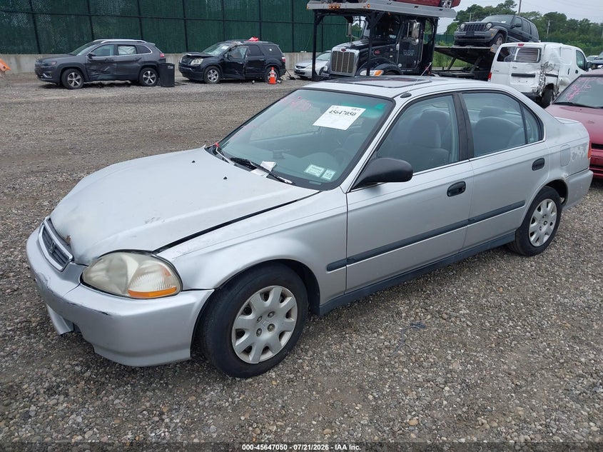 1998 Honda Civic, Front & Rear, IAAI, VIN 2HGEJ6676WH548908 — photo 2