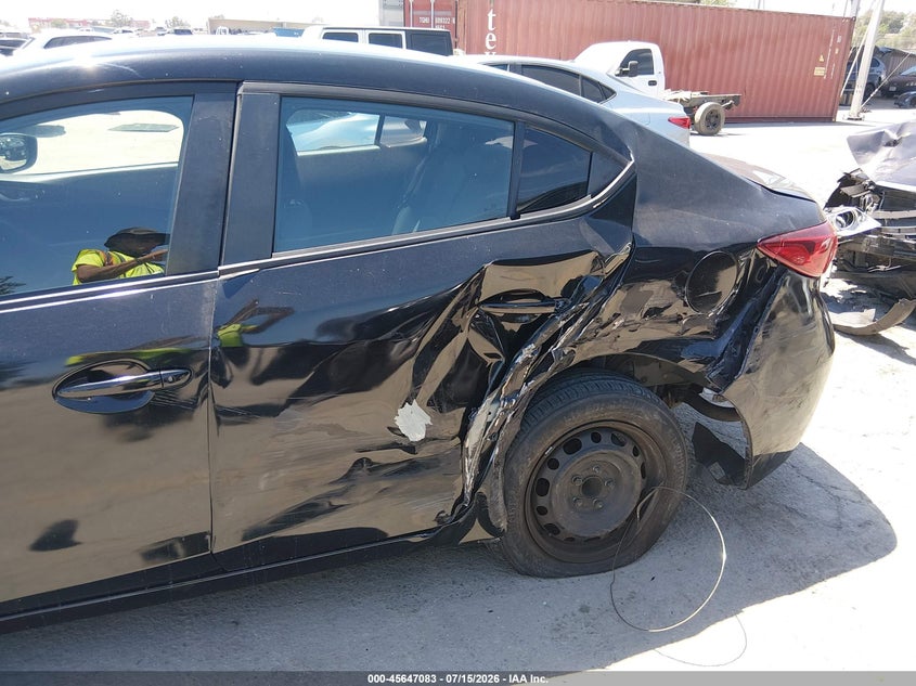 2016 MAZDA MAZDA3 auction photo 6