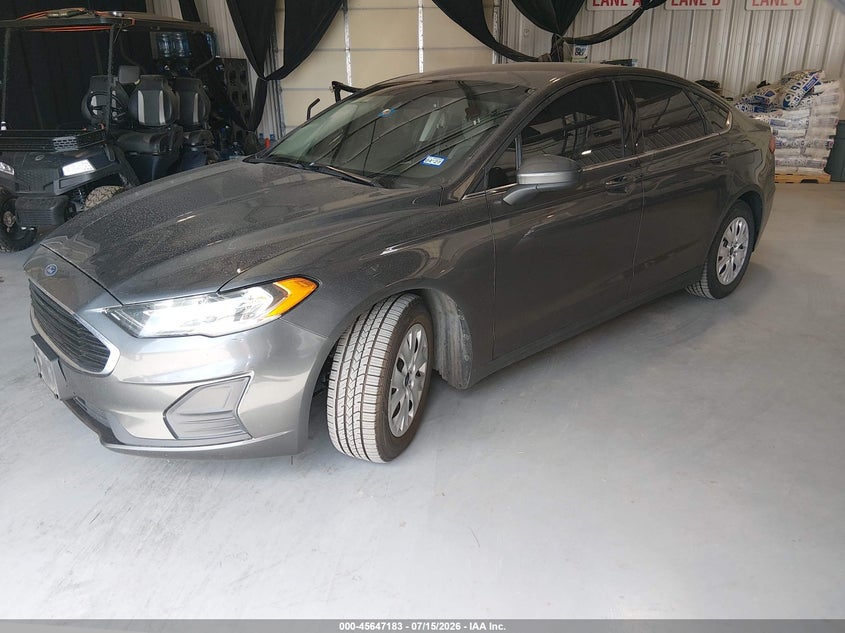 2020 Ford Fusion, Normal Wear & Tear, IAAI, VIN 3FA6P0G71LR201134 — photo 2