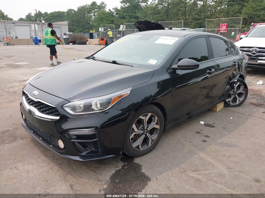 2019 Kia Forte, Левый бок, IAAI, VIN 3KPF24AD8KE066903 — фото 2