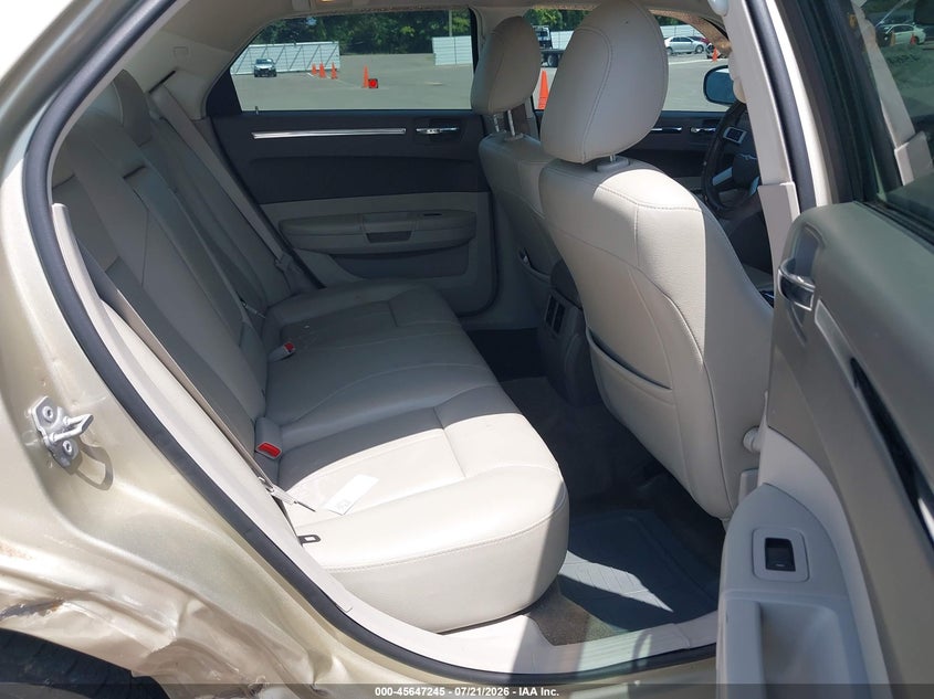 2010 Chrysler 300 Touring/Signature Series/Executive Series VIN: 2C3CA5CV7AH147397 Lot: 45647245