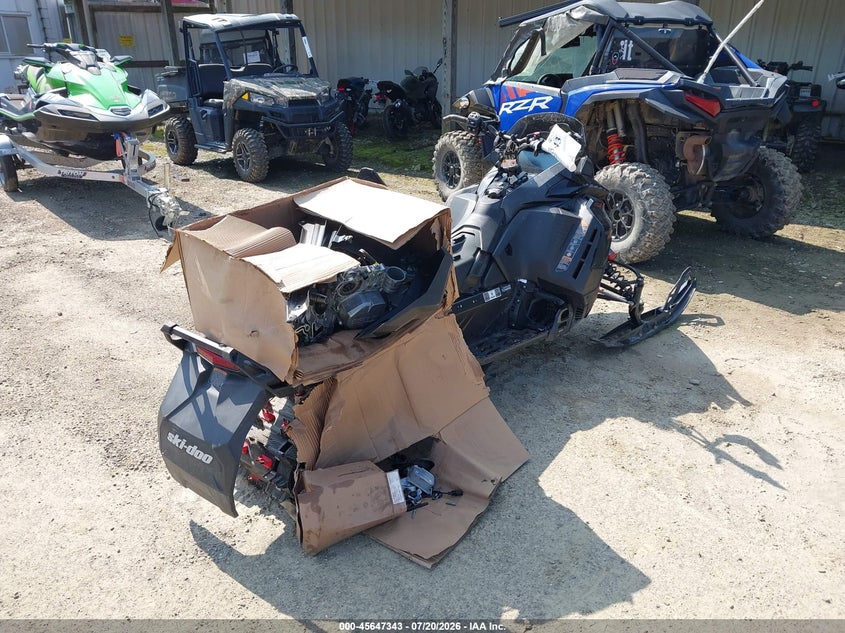 2024 SKI-DOO RENEGADE 900X auction photo 4