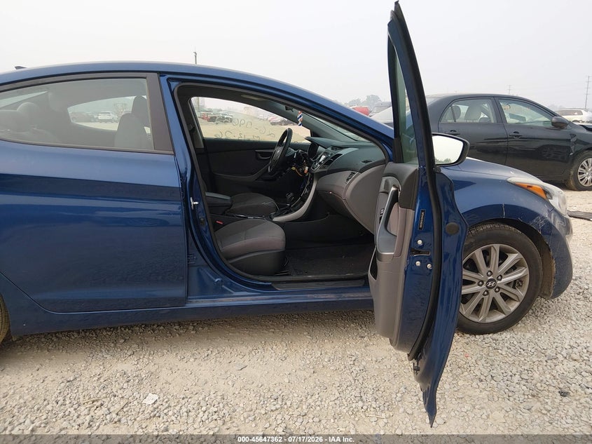 2016 HYUNDAI ELANTRA auction photo 5