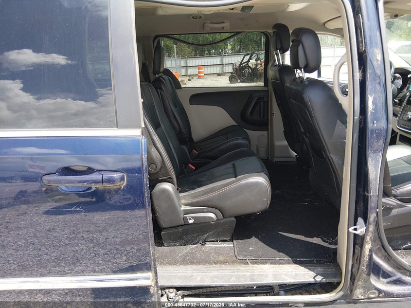 2015 Chrysler Town & Country Touring VIN: 2C4RC1BG0FR545189 Lot: 45647732