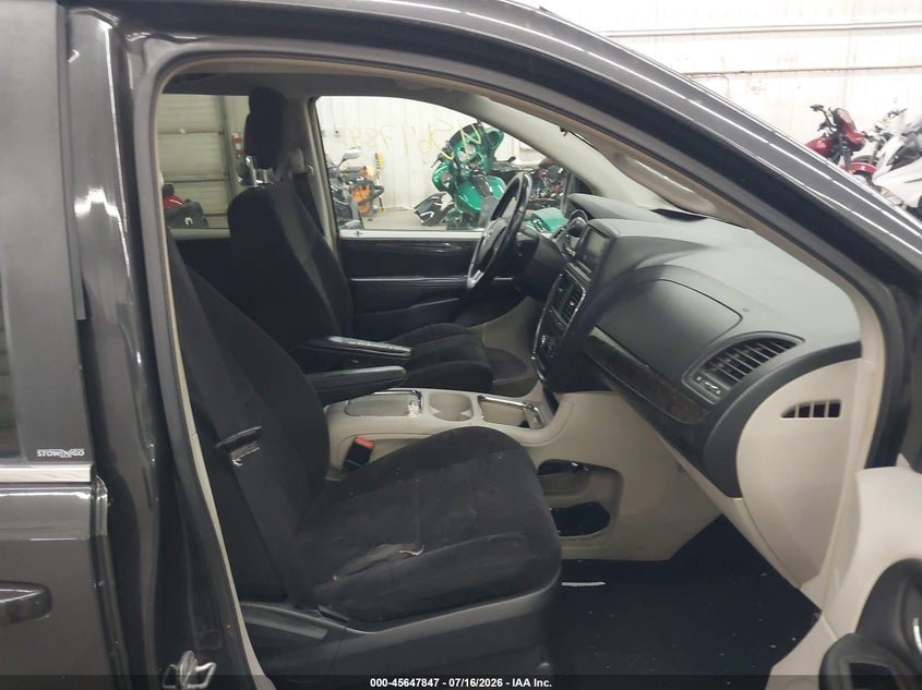 2011 DODGE GRAND CARAVAN auction photo 5