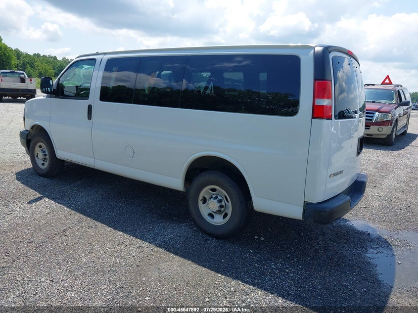 2020 CHEVROLET EXPRESS PASSENGER auction photo 3