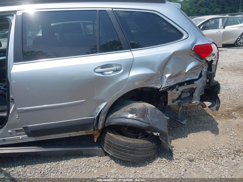 2013 SUBARU OUTBACK auction photo 6