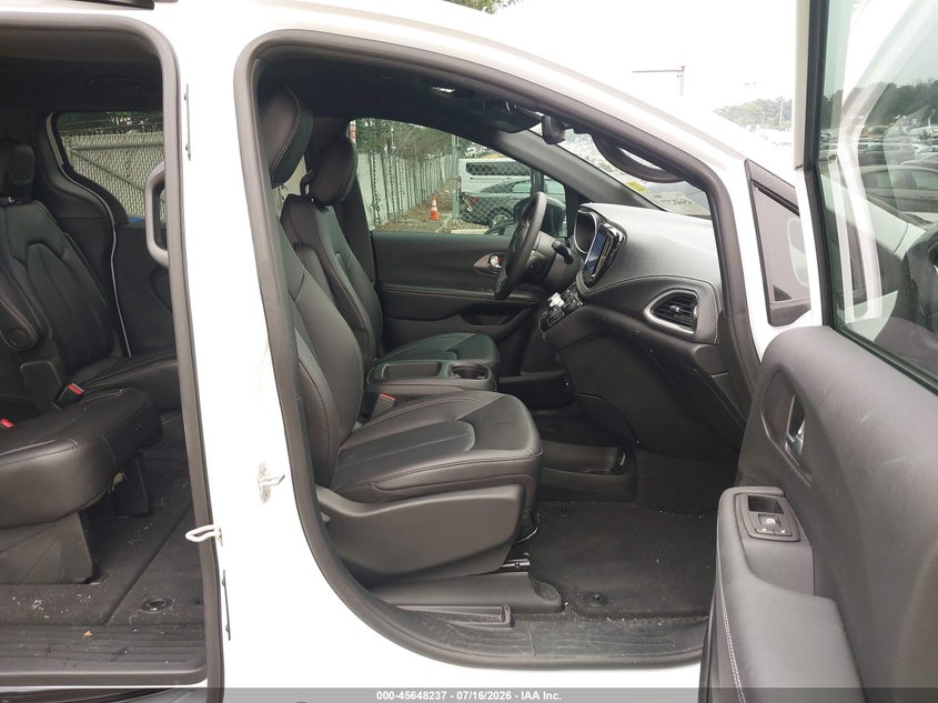 2026 CHRYSLER PACIFICA auction photo 5