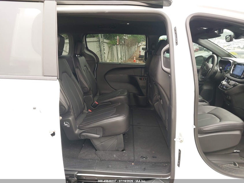 2026 CHRYSLER PACIFICA auction photo 8