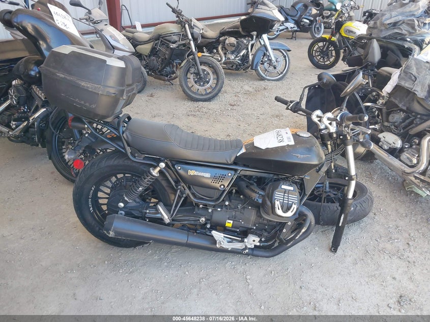 2017 Moto Guzzi V9 Roamer VIN: ZGULHU018HM000352 Lot: 45648238