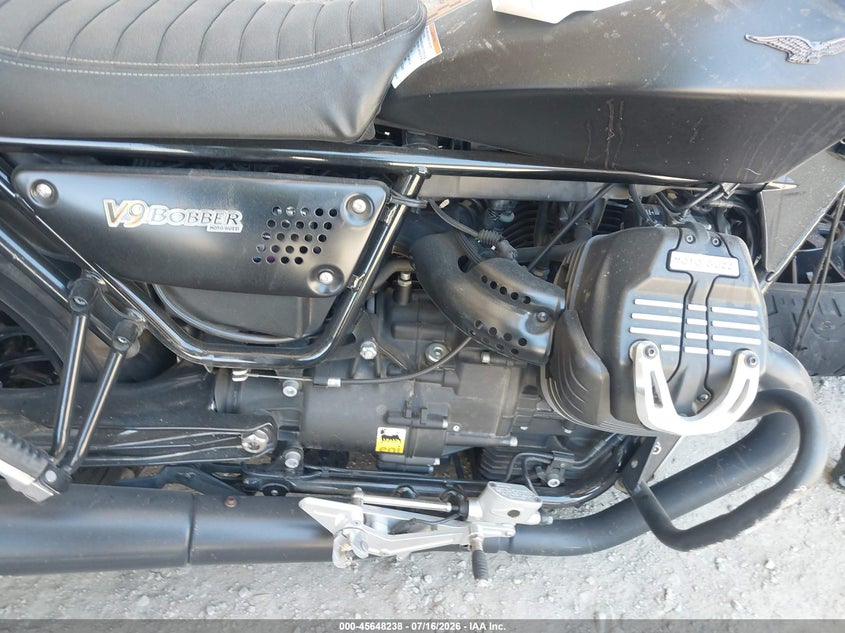 2017 Moto Guzzi V9 Roamer VIN: ZGULHU018HM000352 Lot: 45648238