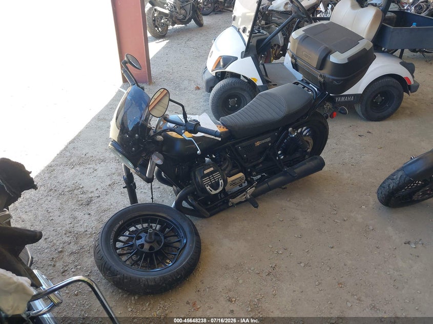 2017 MOTO GUZZI V9 auction photo 2