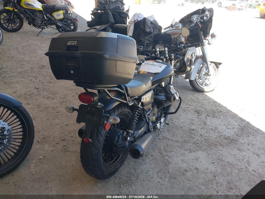 2017 MOTO GUZZI V9 auction photo 4