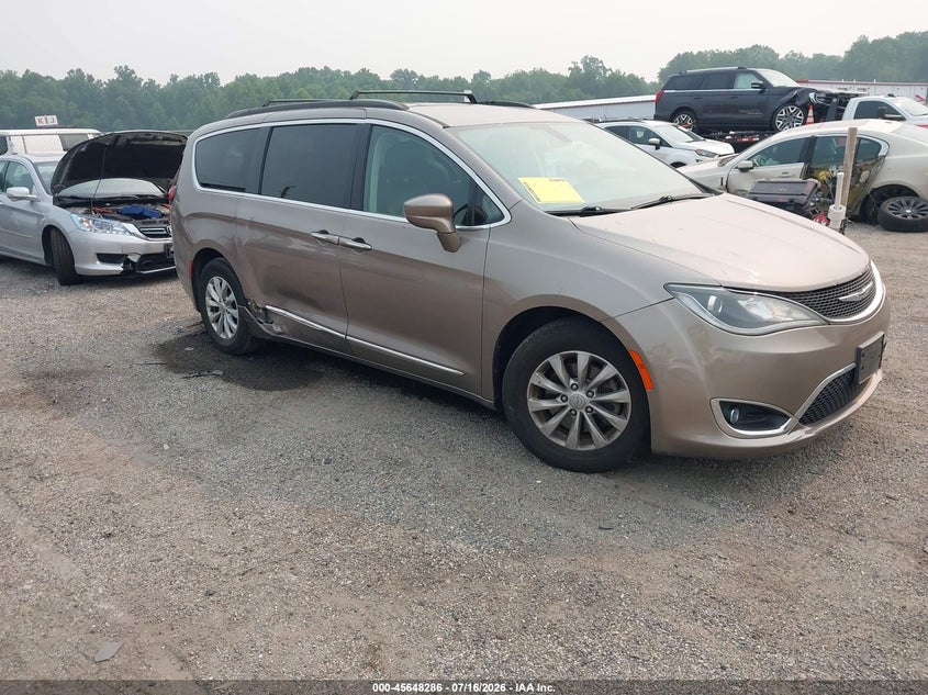 Vin: 2c4rc1bg7hr705331, lot: 46146841, chrysler pacifica touring-l 2017 img_1