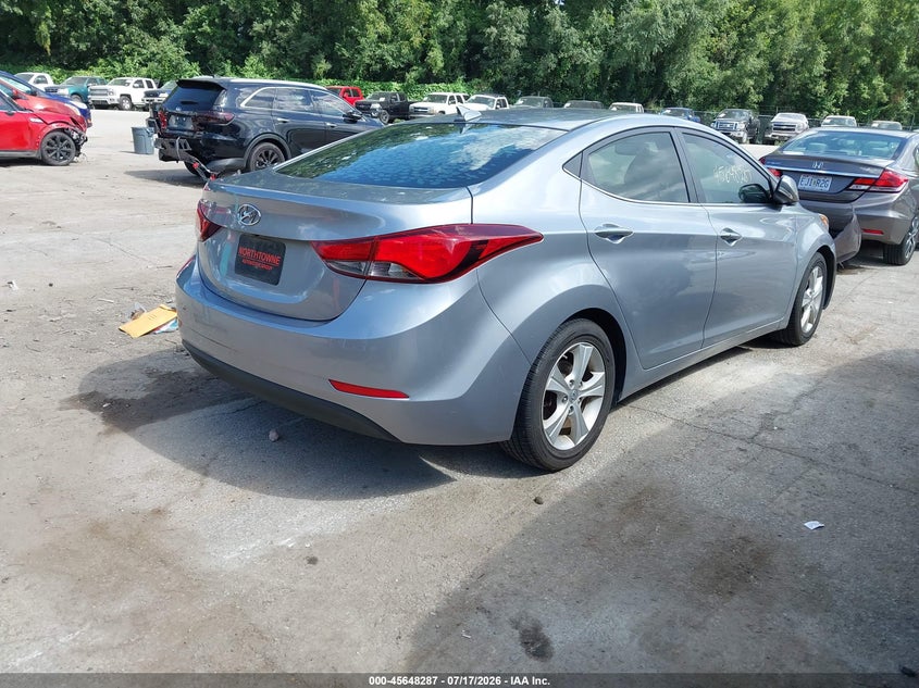 2016 HYUNDAI ELANTRA auction photo 4