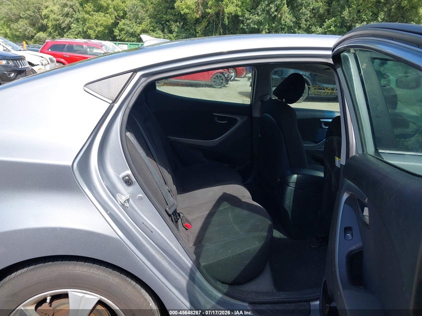 2016 HYUNDAI ELANTRA auction photo 8