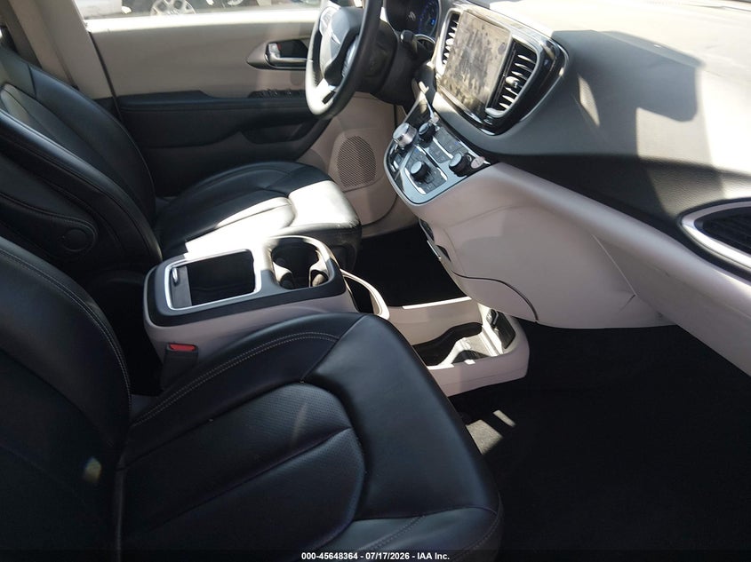 2023 CHRYSLER PACIFICA auction photo 5