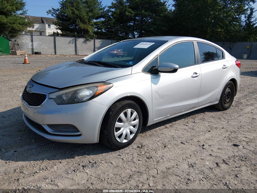 2015 Kia Forte, Normal Wear & Tear, IAAI, VIN KNAFK4A61F5436301 — photo 2