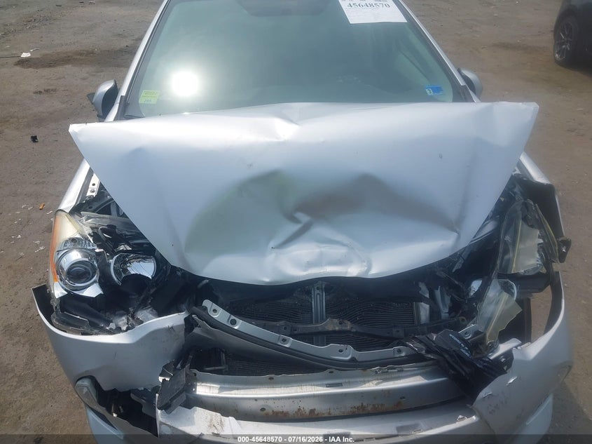 2013 TOYOTA PRIUS C TWO · Фото 10