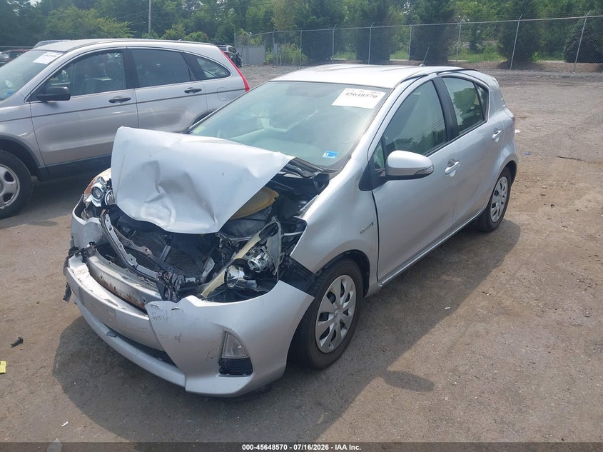 2013 TOYOTA PRIUS C TWO · Фото 2