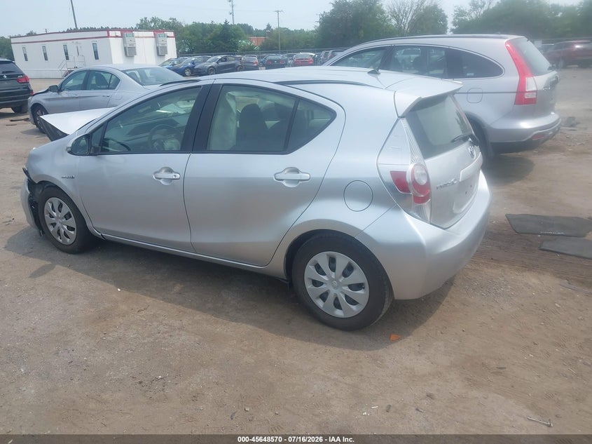 2013 TOYOTA PRIUS C TWO · Фото 3
