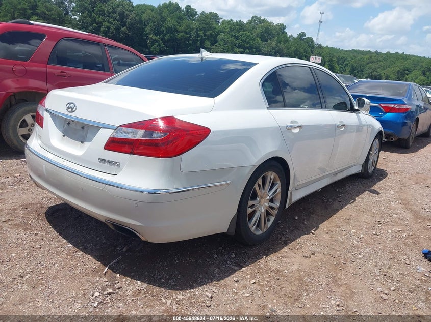 2013 HYUNDAI GENESIS auction photo 4
