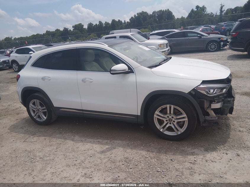 MERCEDES-BENZ GLA 250 - zdjęcie 14