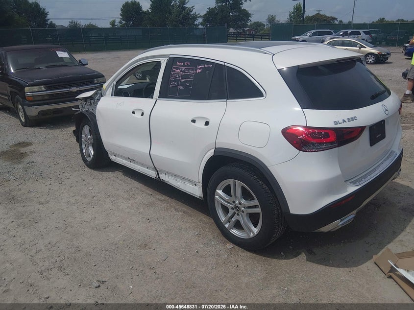 MERCEDES-BENZ GLA 250 - zdjęcie 3