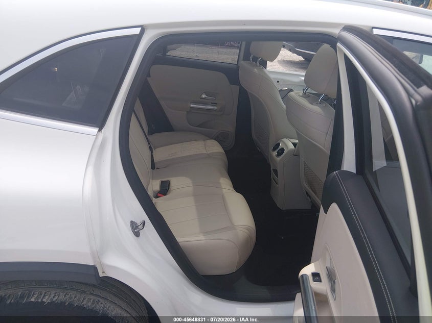 MERCEDES-BENZ GLA 250 - zdjęcie 8