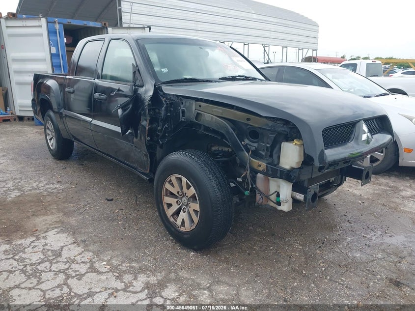 2008 MITSUBISHI RAIDER auction photo 1