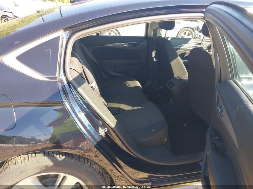 BUICK REGAL SPORTBACK 2018 VIN W04GL6SX3J1126944
