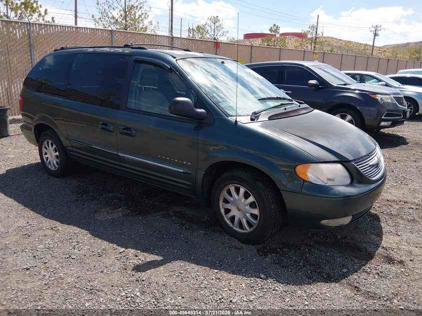 2001 CHRYSLER TOWN & COUNTRY auction photo 1