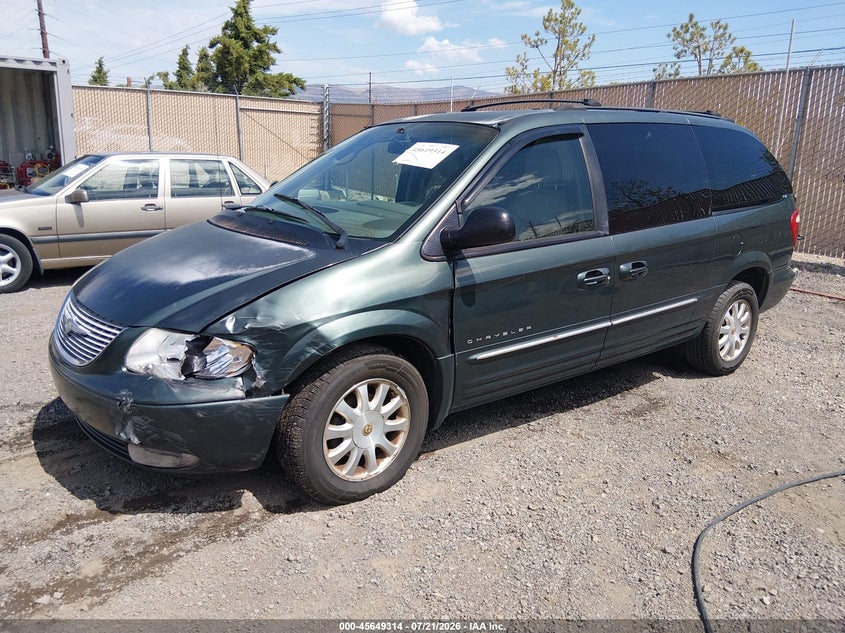 2001 CHRYSLER TOWN & COUNTRY auction photo 2