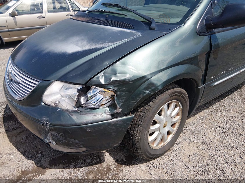 2001 CHRYSLER TOWN & COUNTRY auction photo 6