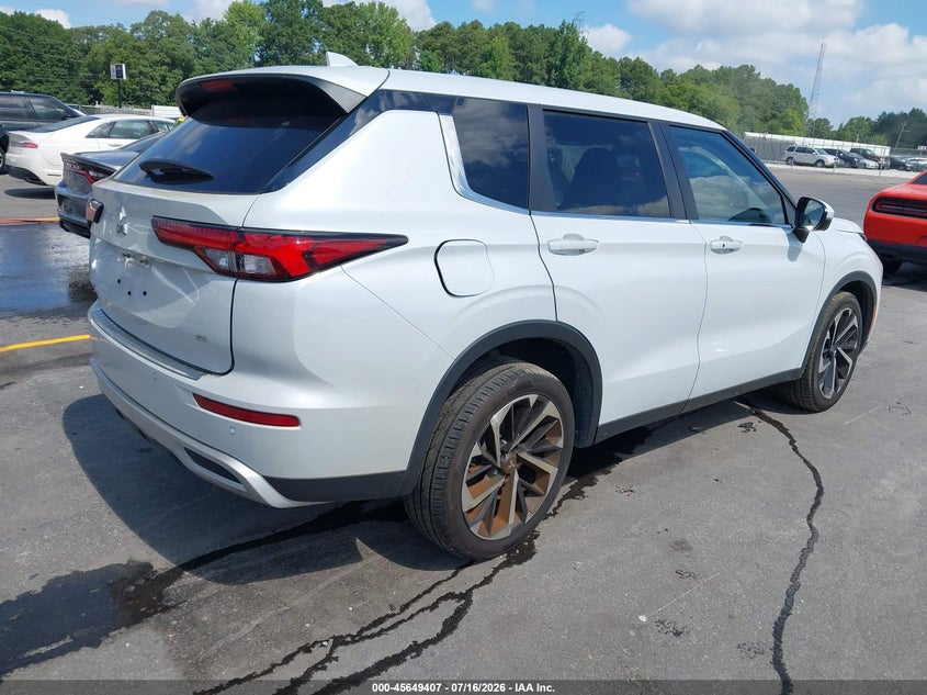 2024 Mitsubishi Outlander Se 2.5 2Wd/Se Black Edition S-Awc/Se Black Edition W/Pano Roof S-Awc VIN: JA4J3VA85RZ047024 Lot: 45649407