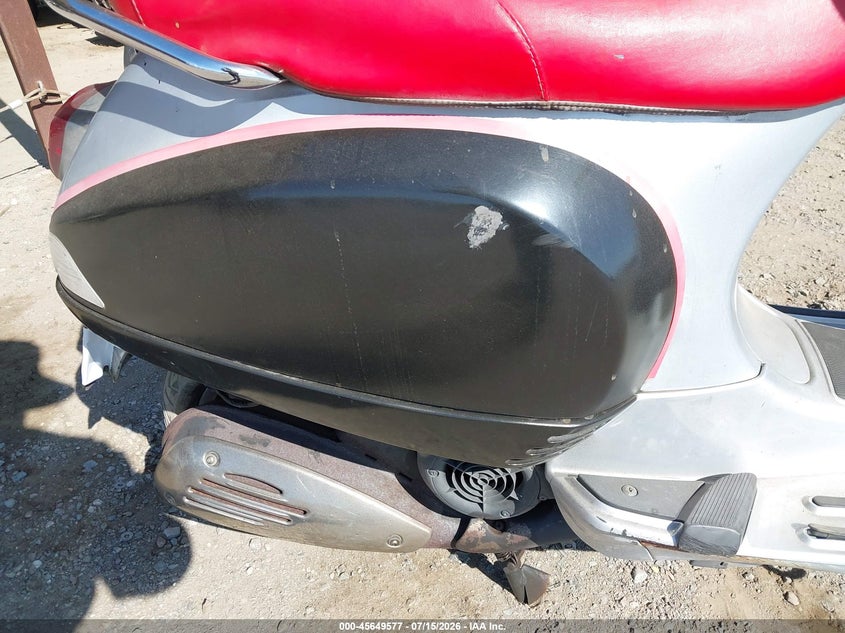 2006 Vespa Lx 150 VIN: ZAPM448F465001295 Lot: 45649577