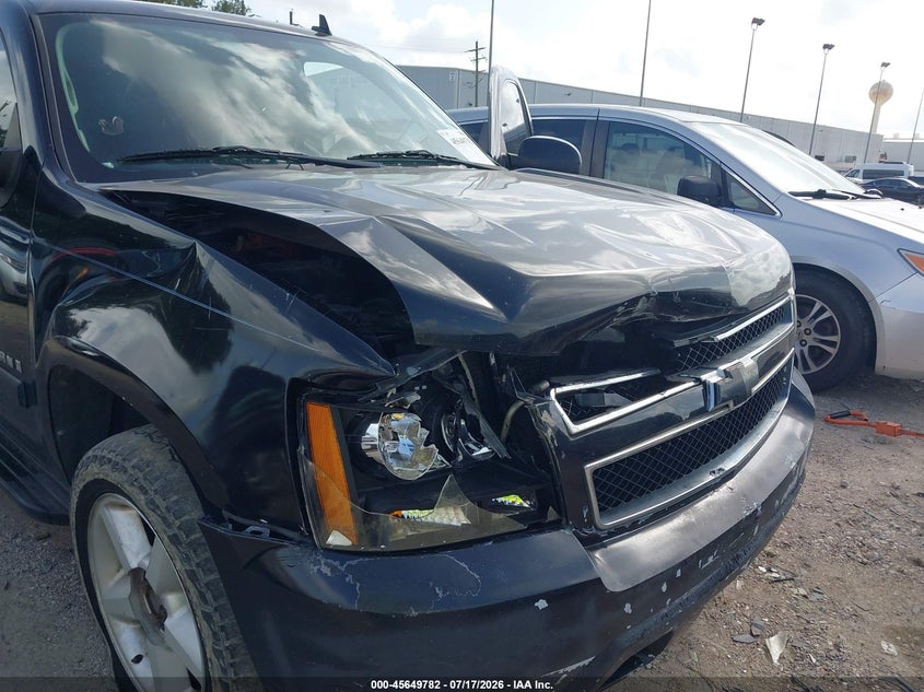2008 Chevrolet Suburban 1500 Lt VIN: 3GNFC16008G208991 Lot: 45649782
