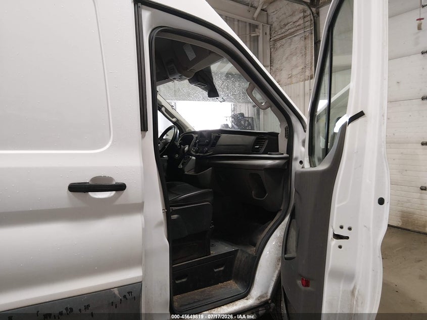 AtlanticExpress - Ford Transit-250