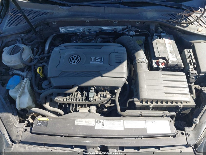2015 Volkswagen Golf R 4-Door VIN: WVWLF7AU4FW222701 Lot: 45649851