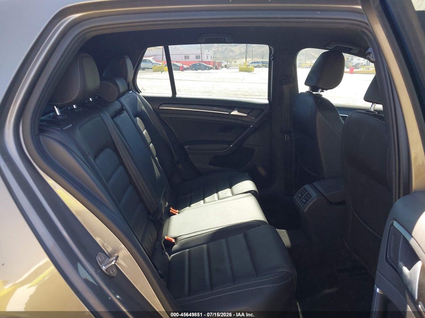2015 Volkswagen Golf R 4-Door VIN: WVWLF7AU4FW222701 Lot: 45649851