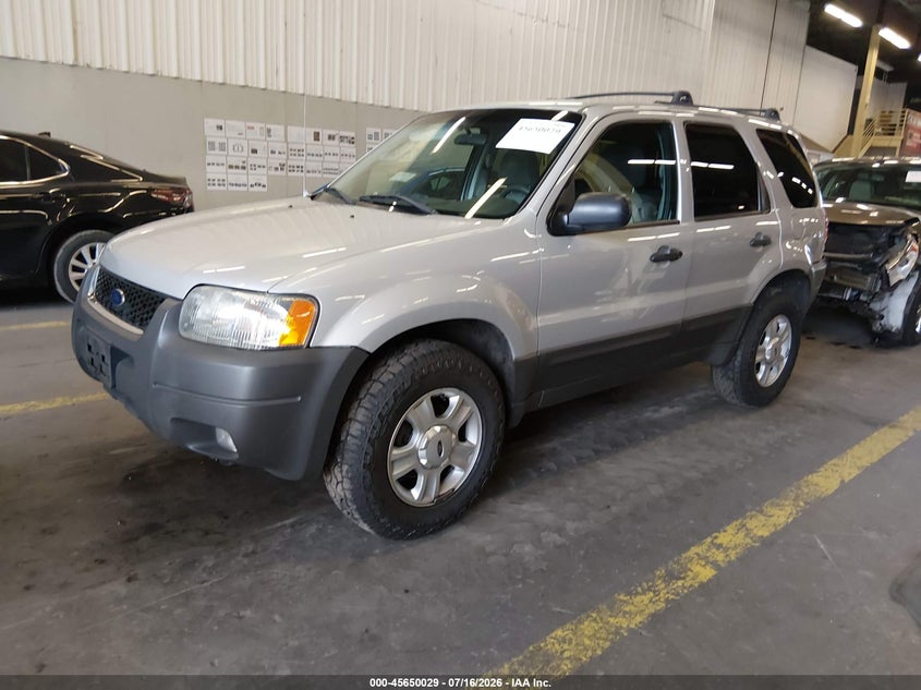 2004 FORD ESCAPE auction photo 2