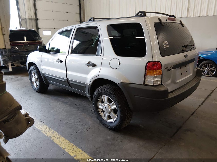 2004 FORD ESCAPE auction photo 3
