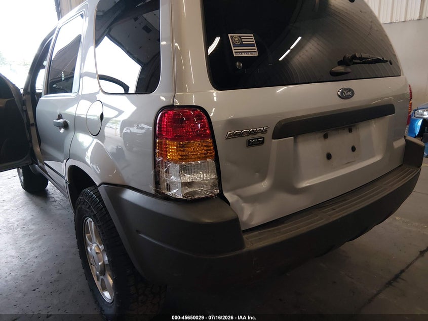 2004 FORD ESCAPE auction photo 6