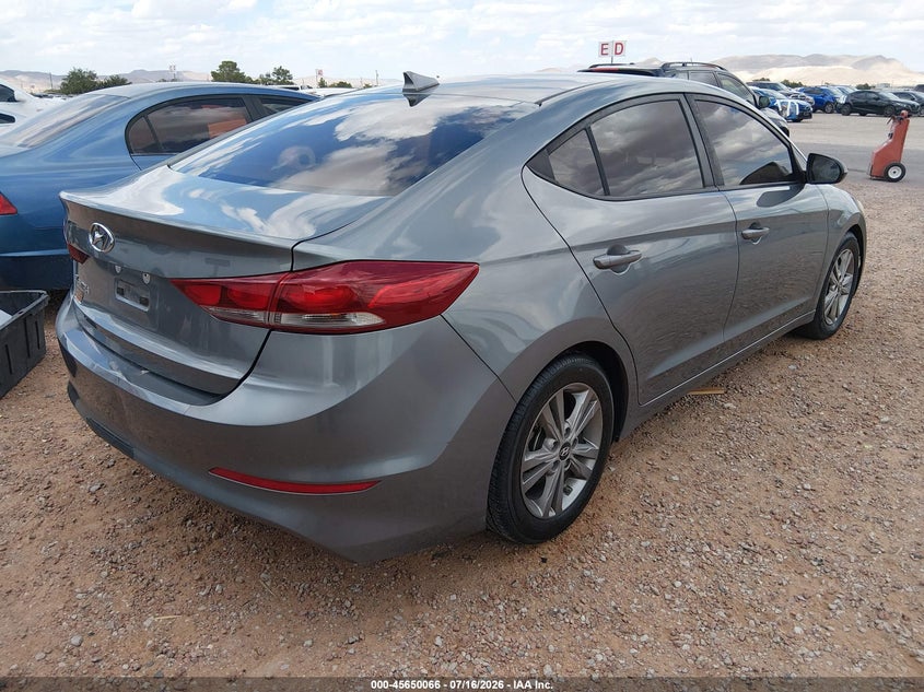 2018 HYUNDAI ELANTRA auction photo 4