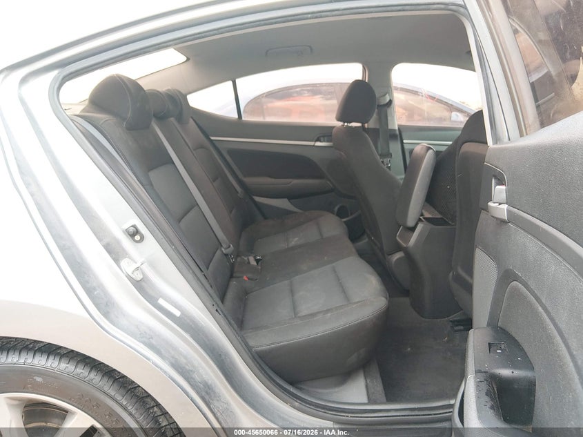 2018 HYUNDAI ELANTRA auction photo 8