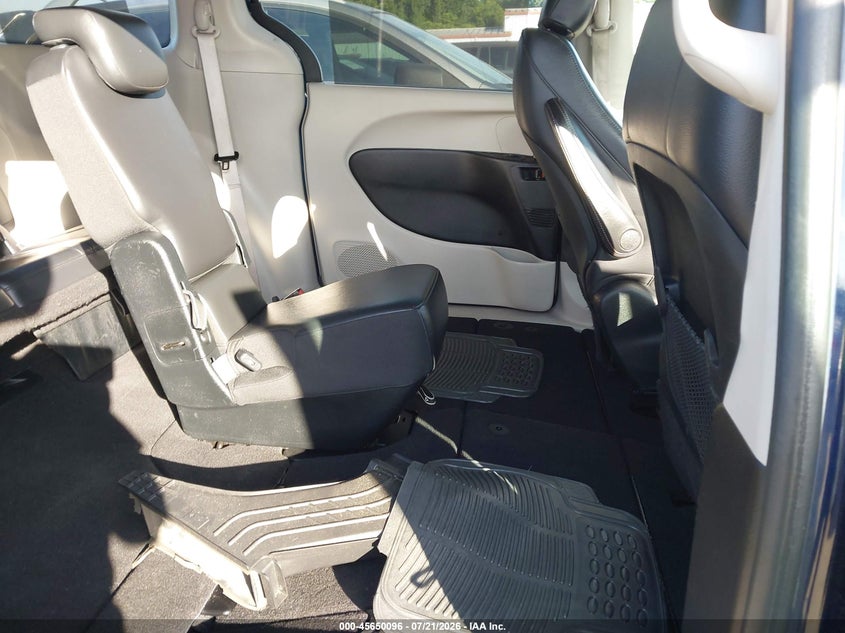 2017 CHRYSLER PACIFICA auction photo 8